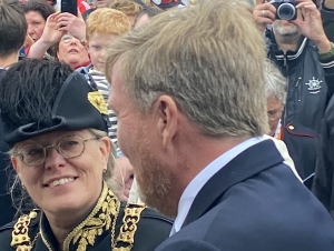 Anuschka Koopmann, Präsidentin der OLS und König Wilhelm Alexander 